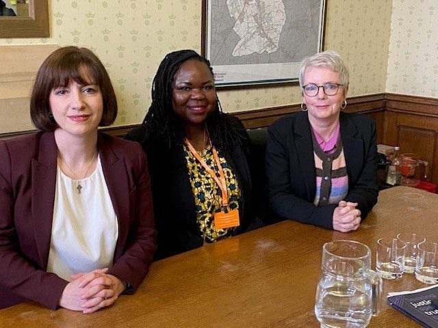 Христианская медсестра в шоке: рекомендации по однополым пространствам не будут касаться NHS