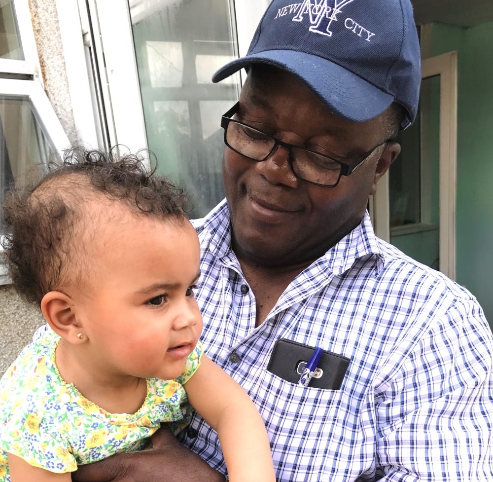 Юридическое вмешательство, чтобы предотвратить отказ NHS от жизнеобеспечивающего лечения