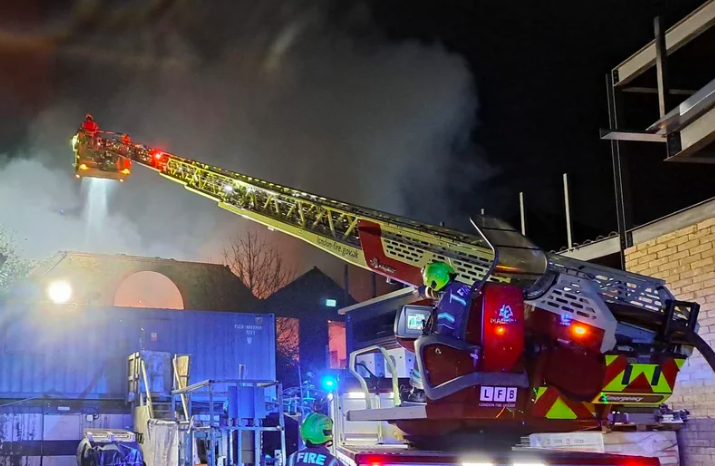 Начато расследование по факту пожара в методистской церкви на западе Лондона