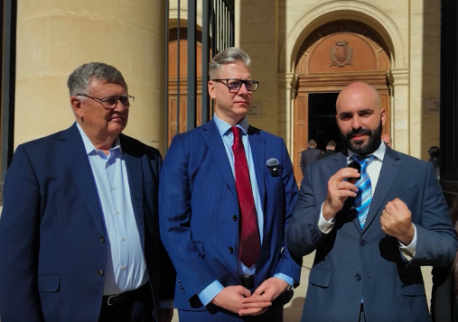 Экс-гей-христианина судят на Мальте: приговор снова отложен