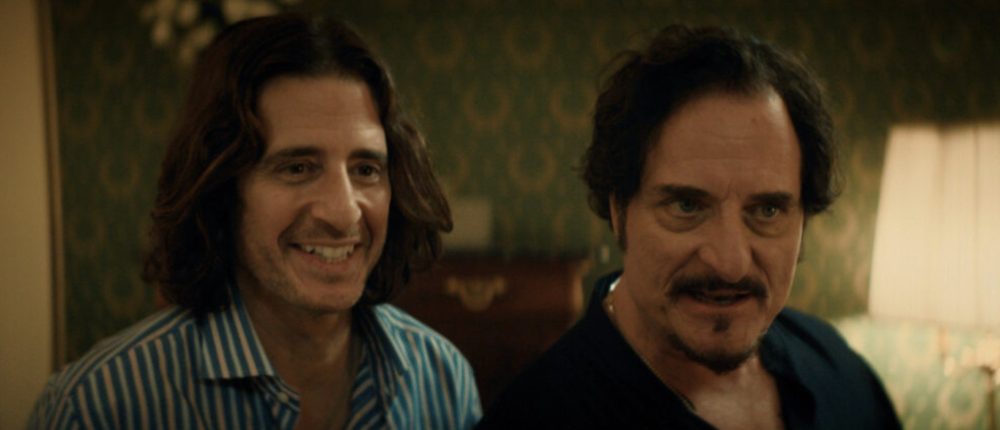 Джонатан Руми: 'Solo Mio' спасает романтические комедии, возвращая братство на большой экран