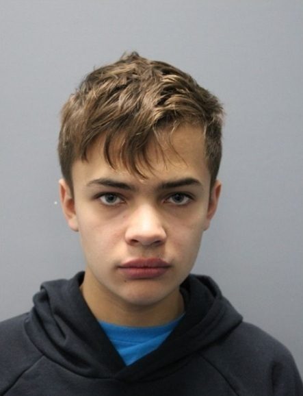 Подростка обвиняют в планировании массовой стрельбы в церкви Флориды, ему также предъявлены обвинения в детской порнографии