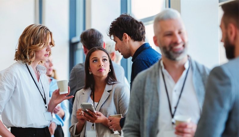 Безрезультатный вихрь конференций: индустриальный комплекс встреч