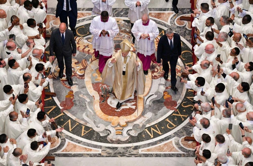 Папа Римский призывает священников следовать примеру Христа и углублять духовные отношения