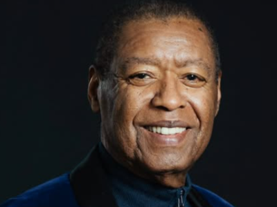 Умер легендарный музыкант и пастор Рон Кеноли в возрасте 81 года