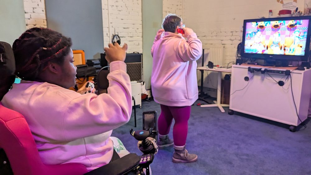 Как танцевать в инвалидной коляске: инклюзивные игры для всех