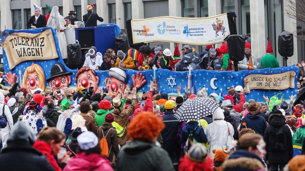 Карнавальные радости: Тolerancewagen и насмешки над политикой