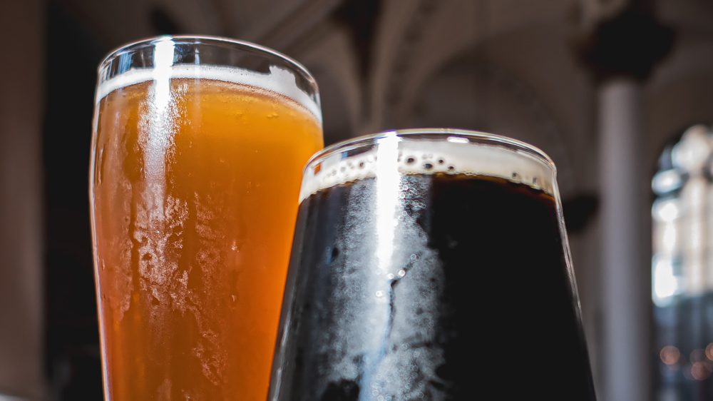 Богослужение в пабе: как проходит уникальный опыт общения за столом