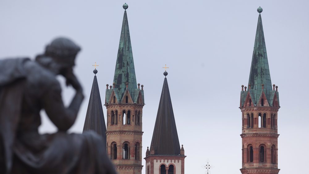 Католические епископы Германии выбирают преемника Бетцинга