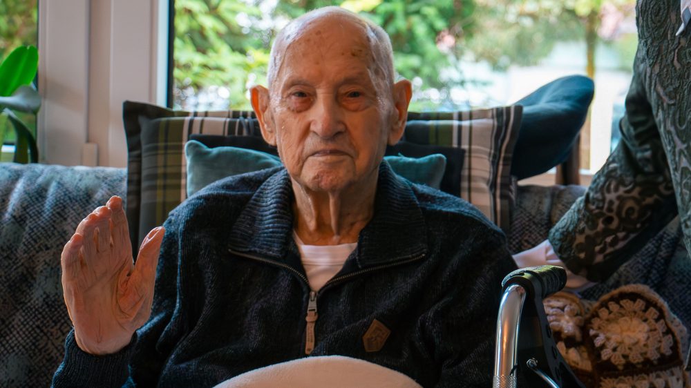 Священники живут дольше: секреты долголетия католических пастырей