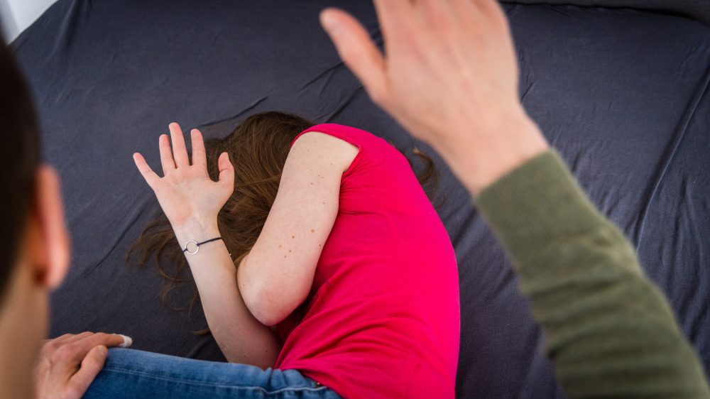 Миллионы женщин в Германии становятся жертвами насилия со стороны партнеров