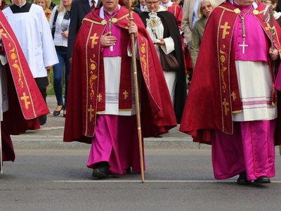 Польша: первый судебный процесс епископа, обвиняемого в сокрытии педофилии