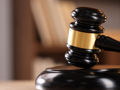 Датский священник предстал перед судом за хранение 80 000 изображений детской порнографии