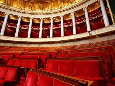 Французский парламент вновь принял законопроект о праве на помощь в умирании