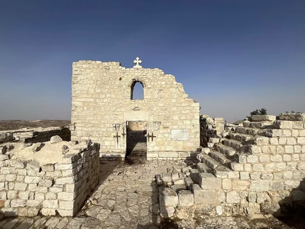Священник единственной христианской деревни Западного берега говорит о 'безнаказанности' Израиля