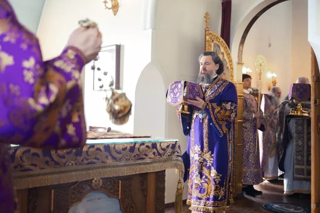 Митрополит Григорий возглавил литургию в храме Сорока мучеников Севастийских