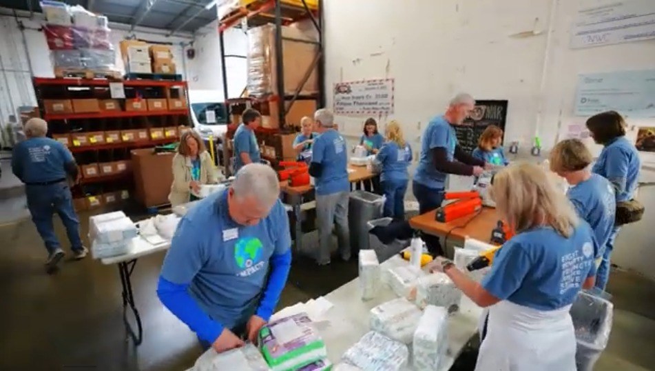 Более 500 волонтеров готовятся к 'Дню служения' в мегацеркви Техаса