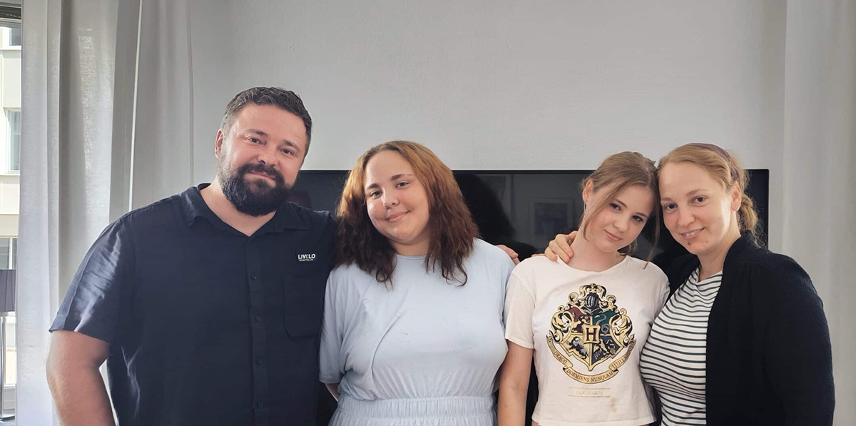 Шведская семья, разлученная с дочерями, проиграла апелляцию о воссоединении и была названа 'экстремистами' за посещение церкви