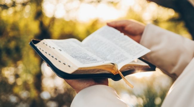 Даже светские СМИ понимают, где искать надежду для нации