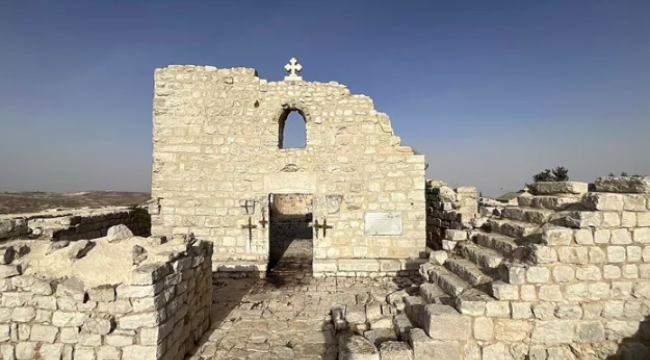 Священник единственной христианской деревни Западного берега говорит о 'безнаказанности' Израиля