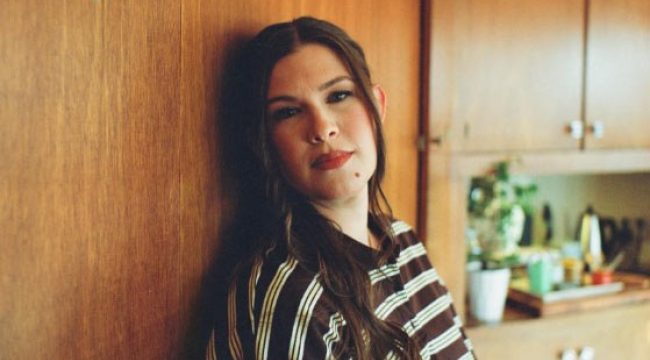 Бетани Вёрл выпускает новый сингл 'That's How I Know' сегодня