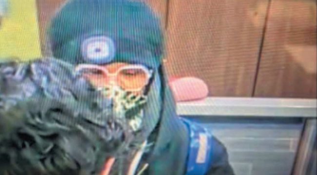 Прокурор снял обвинения с мужчины, который ссылался на 'власть Иисуса' при ограблении банка