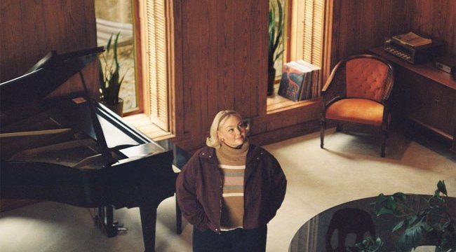 Белла Тейлор Смит выпускает EP «for the home»