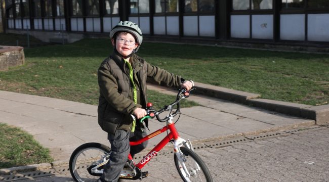При поступлении Джошуа в школу: «Таких мы здесь не берем»
