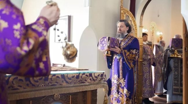 Митрополит Григорий возглавил литургию в храме Сорока мучеников Севастийских