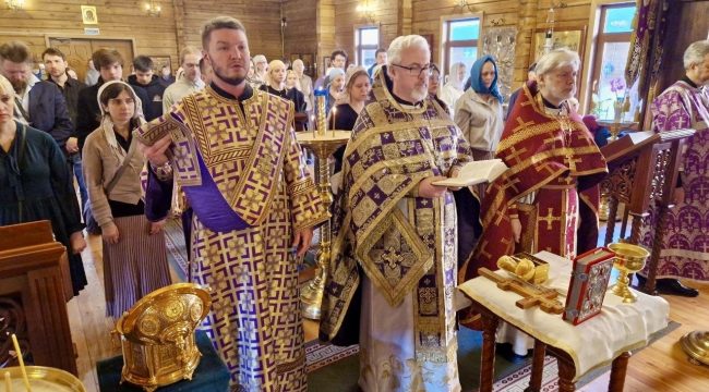 В Москве 40 человек воссоединились с Русской Православной Церковью