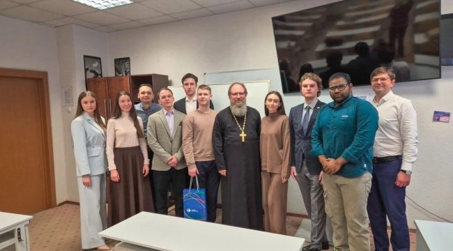 Встреча священника со студентами московских вузов обсудила вопросы веры и науки