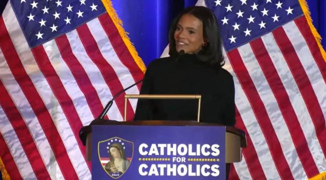 3 ключевых момента с католического гала-вечера с участием Кэндис Оуэнс, Кэрри Прэджин Боллер и Джо Кента