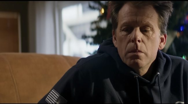 Режиссер Билл МакАдамс превращает личную трагедию в мощную историю о прощении и вере в фильме «Бог здесь»