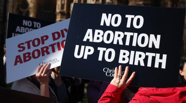 Почему этот британский евангелист зол, пристыжен и встревожен?