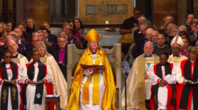 Тысячи людей собрались на интронизацию Сары Маллали в качестве 106-го архиепископа Кентерберийского