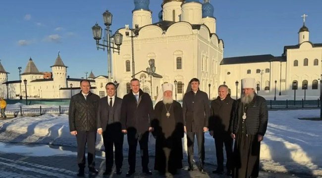 Митрополит Евгений обсудил духовное воспитание в ходе визита в Тобольскую митрополию