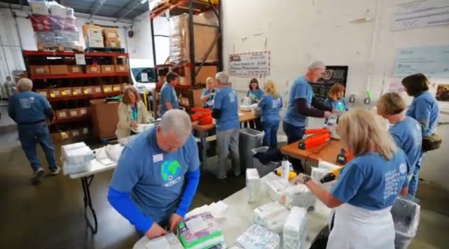 Более 500 волонтеров готовятся к 'Дню служения' в мегацеркви Техаса