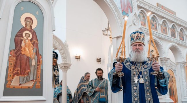 Митрополит Феогност совершил богослужение в храме Похвалы Богородицы в Зябликове