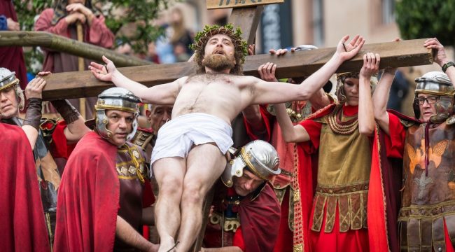 2000 лет Пасхи через четыре года?