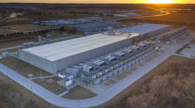 Новое исследование: территория вокруг дата-центров на 16 градусов теплее нормы