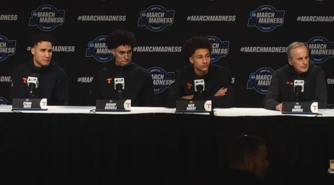 Баскетболисты Теннесси объясняют успех в Elite Eight беседами о Евангелии и верой в Иисуса