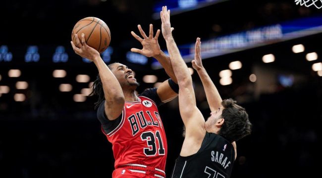 Чикаго Буллз отчислили христианского защитника Джейдена Айви за названия празднования месяца прайда неправедным