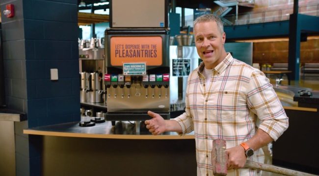 Пастор церкви Crossroads Брайан Том приостановлен на фоне расследования его поведения в 2015 году