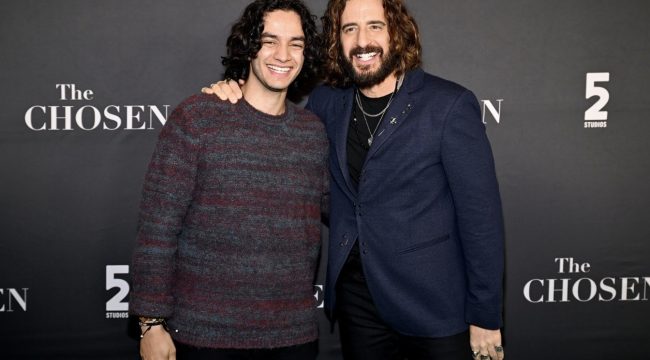 Звезды сериала «Избранные» с ностальгией смотрят в будущее: финальная глава на ChosenCon собрала более 4500 поклонников