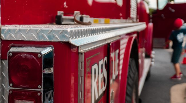 Остин выплатит 78 тысяч долларов священнику пожарной службы, уволенному за пост о мужчинах в женском спорте