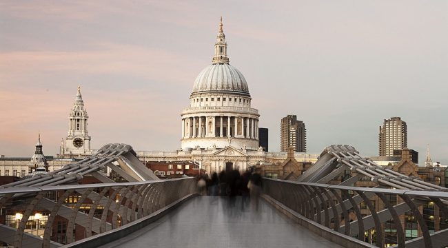 Эта неделя в истории христианства: выход 'Основ' и терпимость короля Карла II к неконформистам