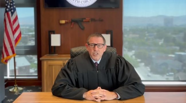 Судья раскритиковал «пробуждённых» коллег в деле христианского спа для женщин, вынужденного допустить голых мужчин