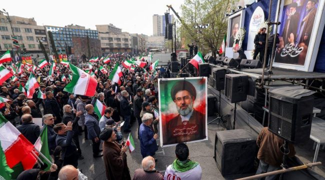 Убитый иранский верховный лидер Хаменеи якобы выступал против назначения сына Мохтабы в преемники