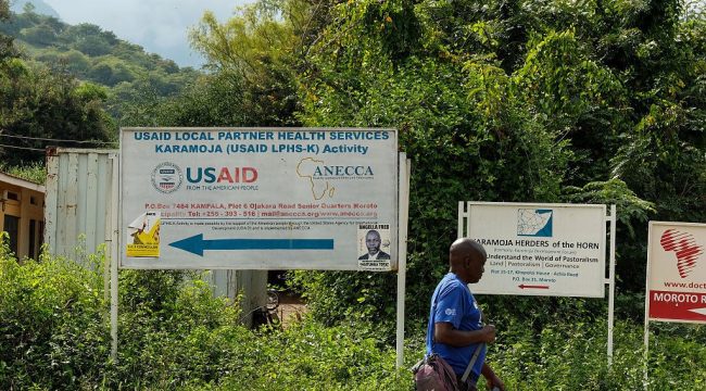 Религиозные медицинские учреждения в Кении и Замбии адаптируются к изменению финансирования из США