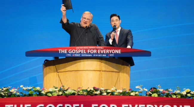 Рик Уоррен призывает к единству глобальной церкви для достижения цели "Евангелие для всех" к 2033 году